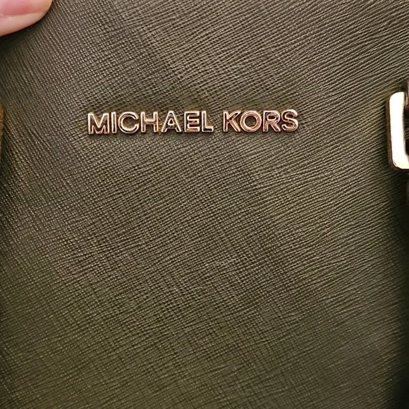 Michael Kors Selma Bag In Olive Green - Picture 4 of 16